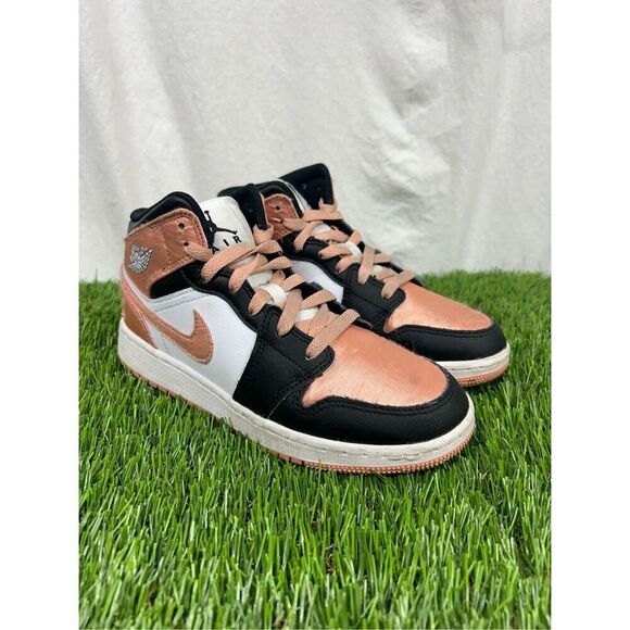Air Jordan 1 Mid 'Madder Root Pink' Black Sneaker, Size‎ 4Y / 5.5W DM9077-108 - Picture 1 of 9
